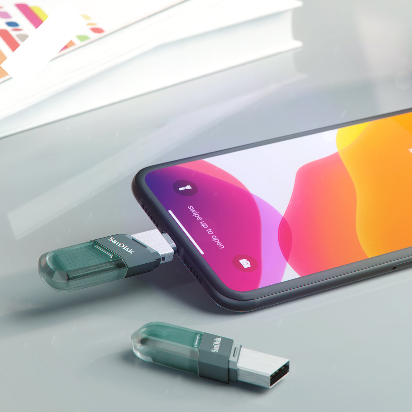 SanDisk iXpand™ Flash Drive Flip